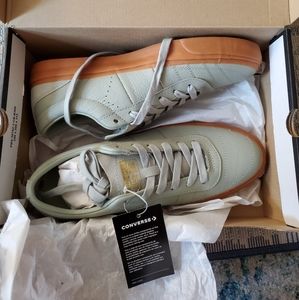 NWT: Sage/Gold Converse One Star Size 9.5